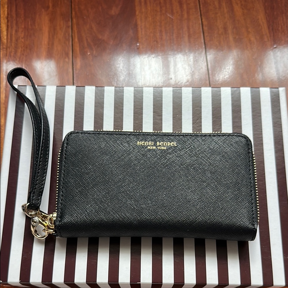 Henri Bendel Black Zip-Around Wristlet